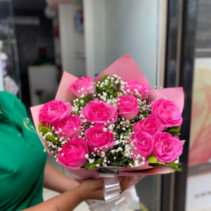 Ramalhete de 12 Rosas Rosadas